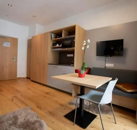 Moon House Apartment *